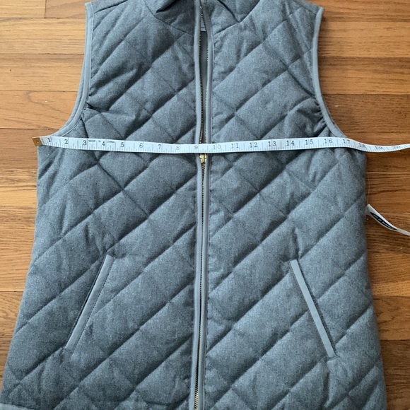 ❄️Old Navy gray quilted vest. Size S. NWT. - Picture 7 of 9